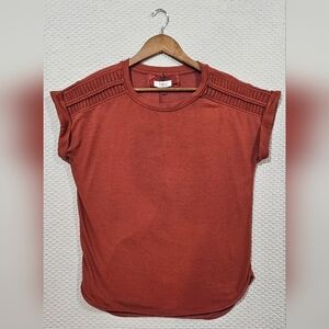 Curio Rust Colored Short Sleeve‎ Top W Intricate Details Size M
